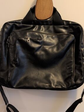 Matt And Nat Unisex Black Travel Bag With Crossbody Strap